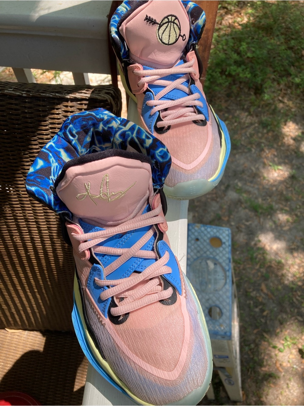 Nike Kyrie Infinity Valentines Day Basketball sneaker